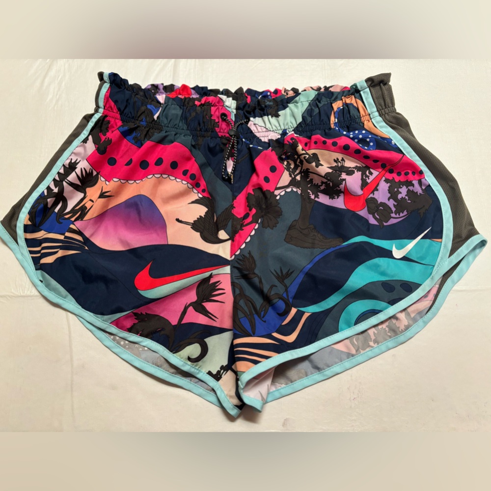 Nike Icon Clash Tempo Vented Running Shorts Women’s L  Dri -Fit Inner Key Pock